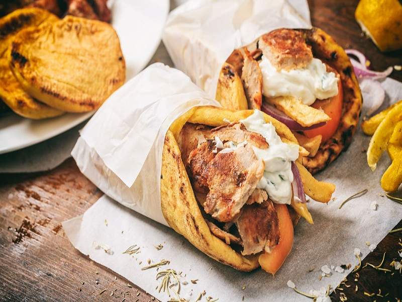 Shawarma chiên giòn là món ăn nhiều người yêu thích