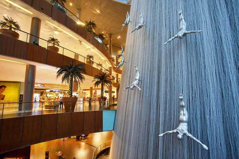 Dubai Mall thuộc khu cao ốc Burj Khalifa