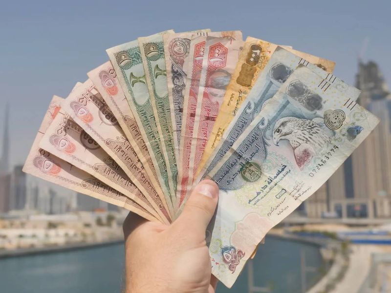 Dirham UAE (AED) là đơn vị tiền tệ chính thức của Dubai